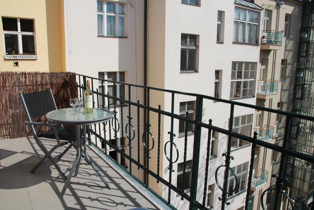 Apartment Rimska 34 Prague Exterior photo